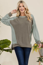 Load image into Gallery viewer, High-Low Contrast Round Neck Sweatshirt