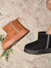 Load image into Gallery viewer, Round Toe Platform Boots