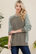 Load image into Gallery viewer, High-Low Contrast Round Neck Sweatshirt