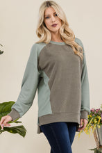 Load image into Gallery viewer, High-Low Contrast Round Neck Sweatshirt