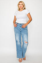 Load image into Gallery viewer, Distressed High Rise Straight Jeans