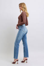 Load image into Gallery viewer, Judy Blue Run Vintage Wash Thermal Straight Jeans