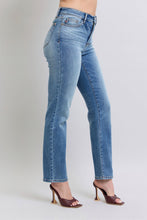Load image into Gallery viewer, Judy Blue Run Vintage Wash Thermal Straight Jeans