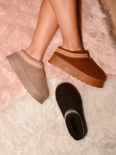 Load image into Gallery viewer, Embroidered Trim Platform Sherpa Boots