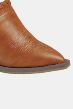 Load image into Gallery viewer, Pointy Toe Slip On Chunky Mules