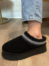 Load image into Gallery viewer, Embroidered Trim Platform Sherpa Boots