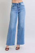 Load image into Gallery viewer, Judy Blue Wide Leg Jeans with Pockets