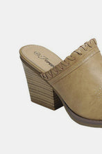 Load image into Gallery viewer, Pointy Toe Slip On Chunky Mules