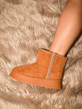 Load image into Gallery viewer, Round Toe Platform Boots