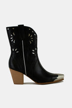 Load image into Gallery viewer, Cut-Out Floral Embroidery Boots