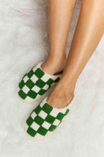 Load image into Gallery viewer, Checkered Print Plush Slide Slippers