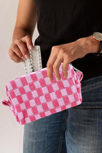 Load image into Gallery viewer, Checkered Pattern Knitted Cosmetic Pouch
