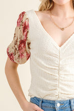 Load image into Gallery viewer, Floral Print Textured Sleeve Knit Top
