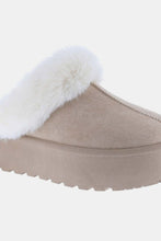 Load image into Gallery viewer, Thick Bottom Fur Trim Snow Slippers
