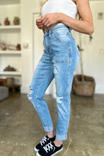 Load image into Gallery viewer, Judy Blue Distressed Straight Jeans with Patch Pockets
