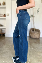 Load image into Gallery viewer, Judy Blue Tummy Control Straight Jeans
