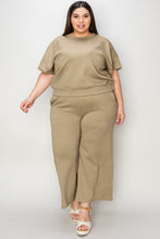 Load image into Gallery viewer, Texture Short Sleeve Top and Pants Set
