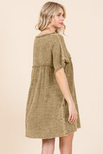 Load image into Gallery viewer, Short Sleeve Babydoll Texture Dress with Pockets
