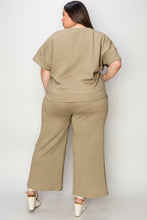 Load image into Gallery viewer, Texture Short Sleeve Top and Pants Set
