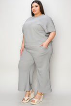 Load image into Gallery viewer, Texture Short Sleeve Top and Pants Set
