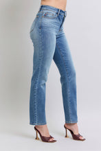 Load image into Gallery viewer, Judy Blue Run Vintage Wash Thermal Straight Jeans
