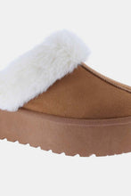 Load image into Gallery viewer, Thick Bottom Fur Trim Snow Slippers
