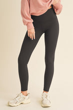 Load image into Gallery viewer, Fleece Lined High Waisted Leggings
