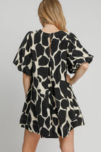 Load image into Gallery viewer, Two Tone Abstract Print Puff Sleeve Dress Plus Size
