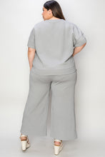 Load image into Gallery viewer, Texture Short Sleeve Top and Pants Set
