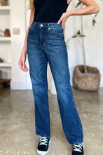 Load image into Gallery viewer, Judy Blue Tummy Control Straight Jeans
