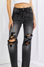 Load image into Gallery viewer, RISEN Lois Distressed Loose Fit Jeans
