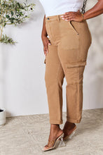 Load image into Gallery viewer, Risen High Waist Straight Jeans with Pockets
