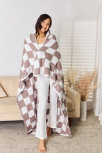 Load image into Gallery viewer, Checkered Decorative Throw Blanket
