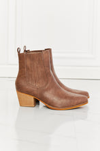 Load image into Gallery viewer, Love the Journey Stacked Heel Chelsea Boot in Chestnut
