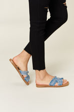 Load image into Gallery viewer, Raw Trim Denim H-Band Flat Sandals
