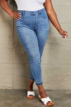 Load image into Gallery viewer, Judy Blue Janavie High Waisted Pull On Skinny Jeans
