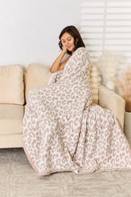 Load image into Gallery viewer, Leopard Decorative Throw Blanket
