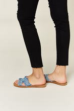 Load image into Gallery viewer, Raw Trim Denim H-Band Flat Sandals
