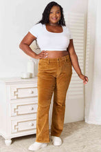 Load image into Gallery viewer, Judy Blue Mid Rise Corduroy Pants
